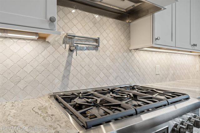5567 Huron River Drive, Scio Township, MI 48130