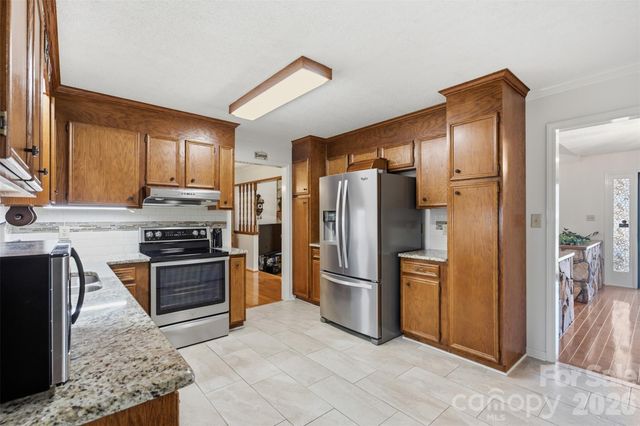 118 Sherwood Drive, Taylorsville, NC 28681