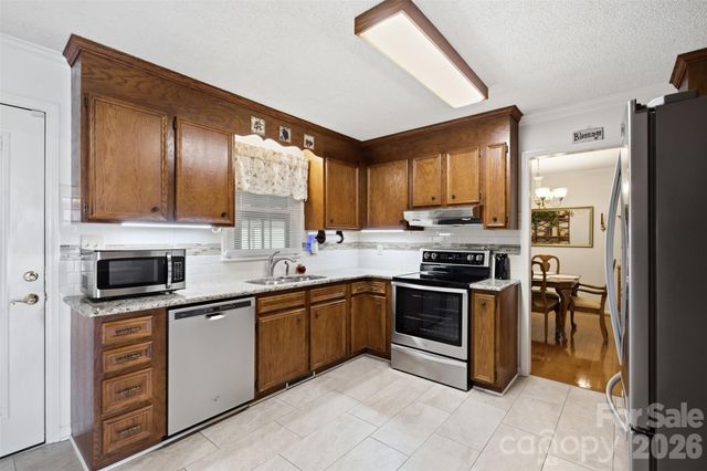 118 Sherwood Drive, Taylorsville, NC 28681