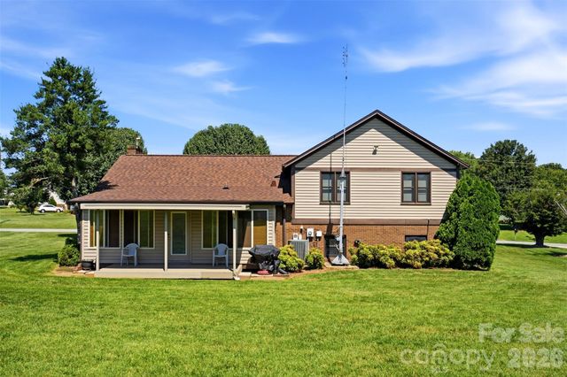 118 Sherwood Drive, Taylorsville, NC 28681