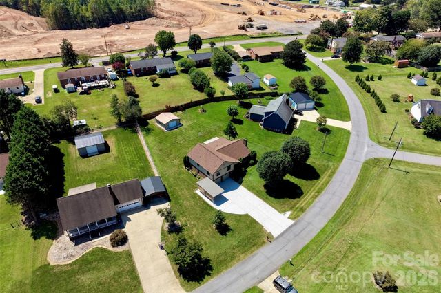 118 Sherwood Drive, Taylorsville, NC 28681