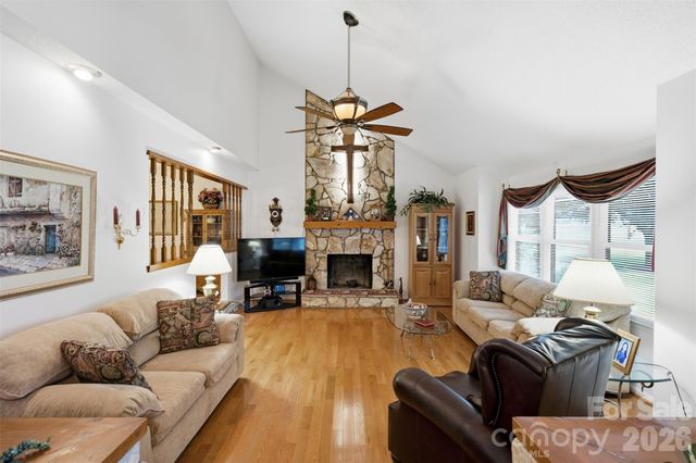 118 Sherwood Drive, Taylorsville, NC 28681