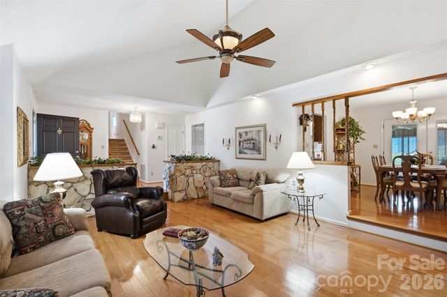 118 Sherwood Drive, Taylorsville, NC 28681