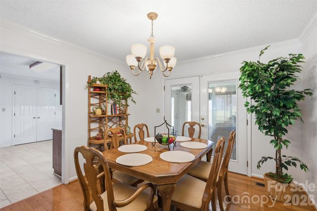 118 Sherwood Drive, Taylorsville, NC 28681