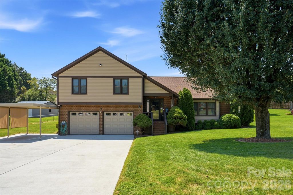 118 Sherwood Drive, Taylorsville, NC 28681