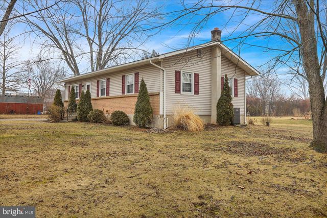 219 SHOCKLEY DR, Birdsboro, PA 19508
