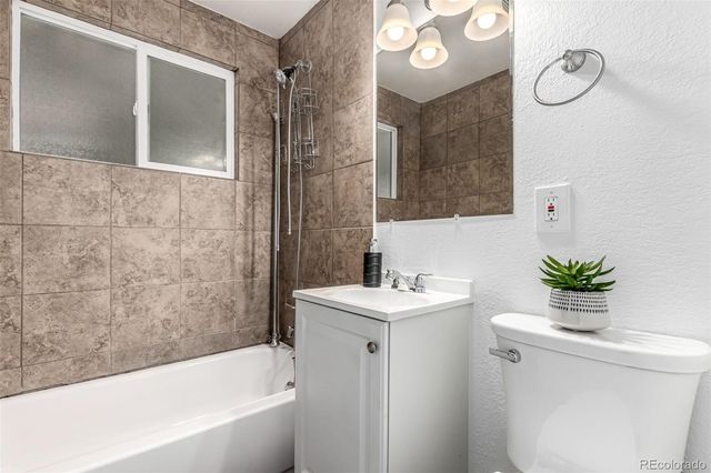 3110 W Bear Creek Drive, Englewood, CO 80110
