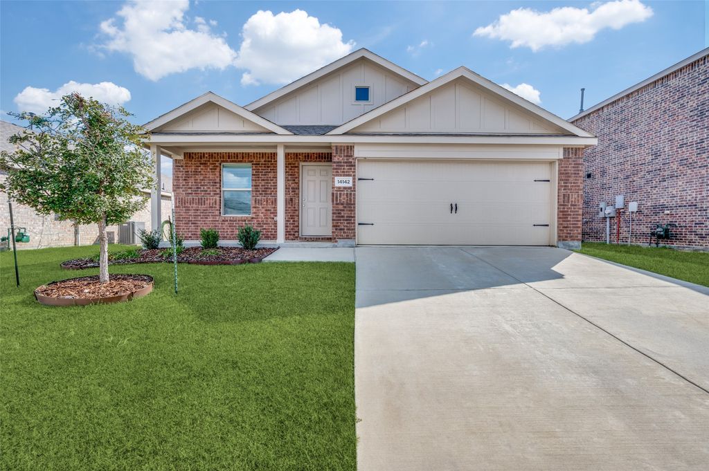 14142 Birch Farm Drive, Pilot Point, TX 76258