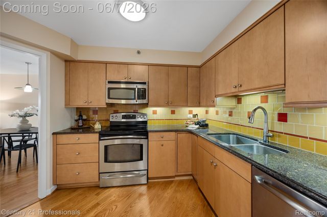 5000 Town Center 2305, Southfield, MI 48075