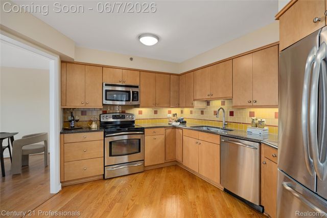 5000 Town Center 2305, Southfield, MI 48075