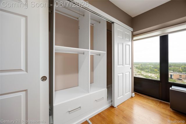 5000 Town Center 2305, Southfield, MI 48075