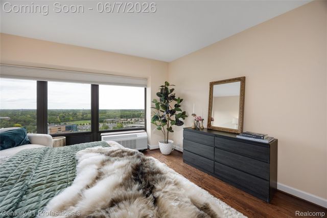 5000 Town Center 2305, Southfield, MI 48075