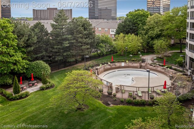 5000 Town Center 2305, Southfield, MI 48075