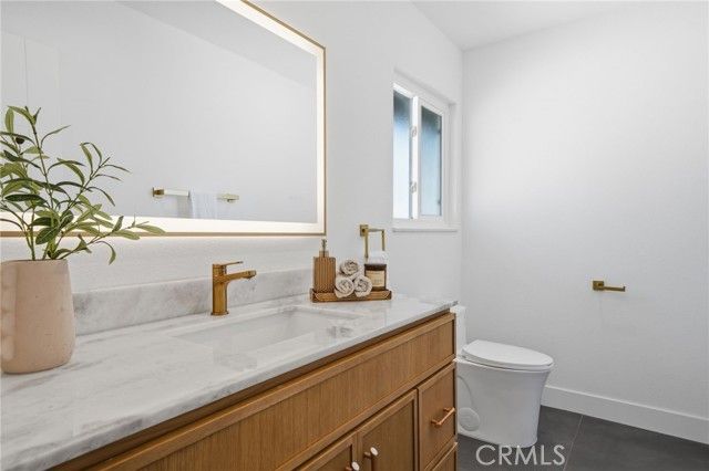 801 S Fairmont Way, Orange, CA 92869