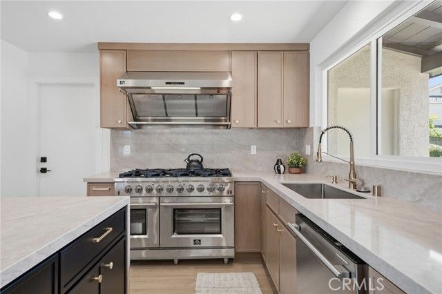 801 S Fairmont Way, Orange, CA 92869