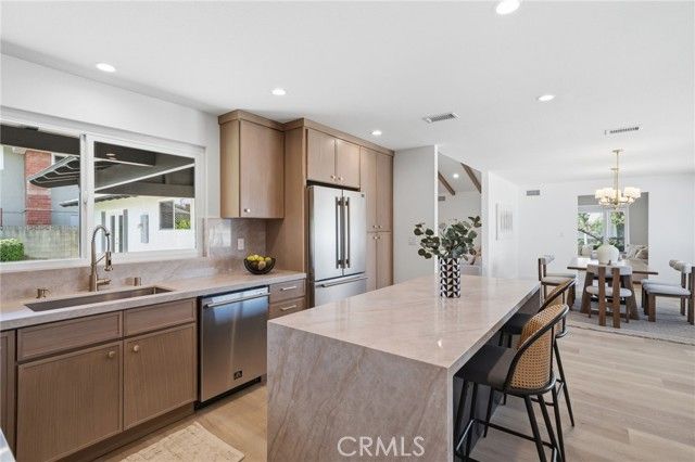 801 S Fairmont Way, Orange, CA 92869