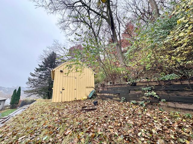 113 HAPPY HOLLOW Boulevard, Council Bluffs, IA 51503