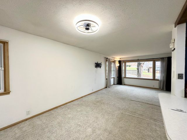 113 HAPPY HOLLOW Boulevard, Council Bluffs, IA 51503