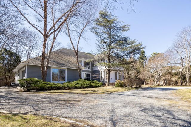 3 Plume Grass Way, Westhampton, NY 11977