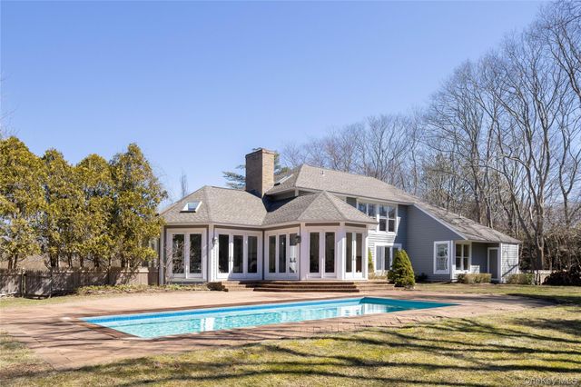 3 Plume Grass Way, Westhampton, NY 11977