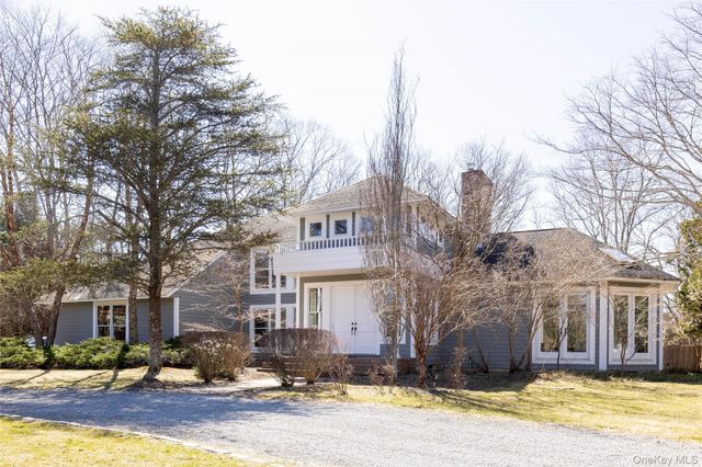 3 Plume Grass Way, Westhampton, NY 11977