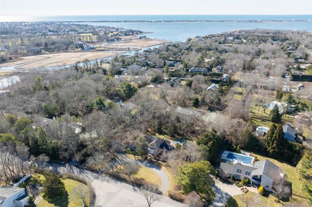 3 Plume Grass Way, Westhampton, NY 11977