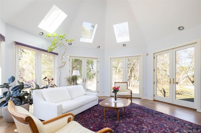 3 Plume Grass Way, Westhampton, NY 11977