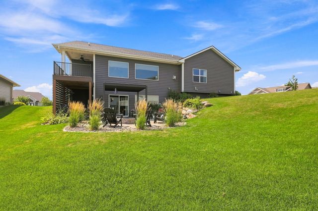 2013 NE Breezy Point, Grimes, IA 50111