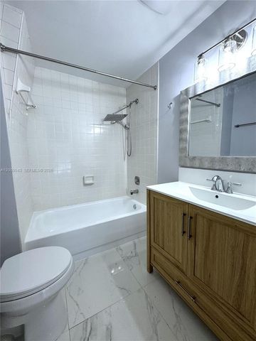 13640 SW 102nd Ln 13640, Miami, FL 33186