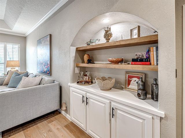 1401 Sandhurst Circle, Edmond, OK 73034