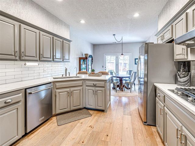 1401 Sandhurst Circle, Edmond, OK 73034