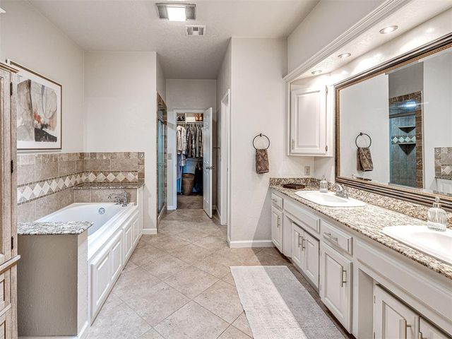 1401 Sandhurst Circle, Edmond, OK 73034
