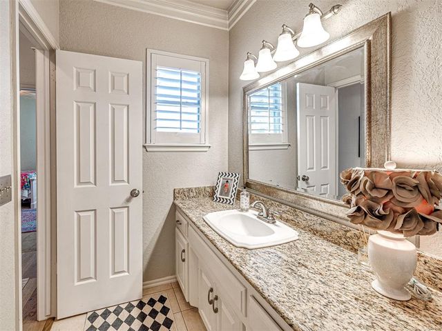 1401 Sandhurst Circle, Edmond, OK 73034