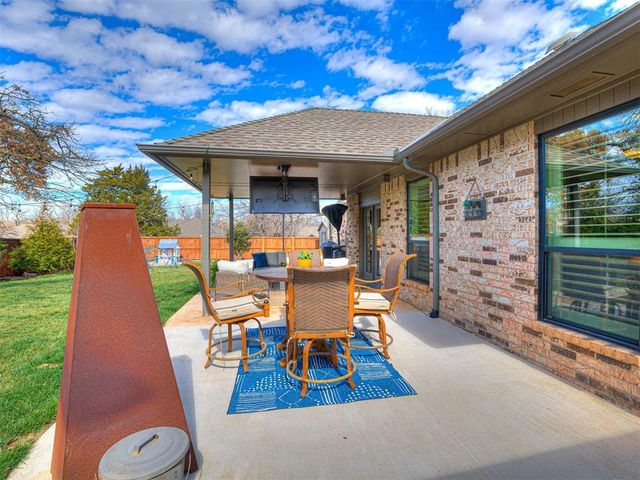 1401 Sandhurst Circle, Edmond, OK 73034
