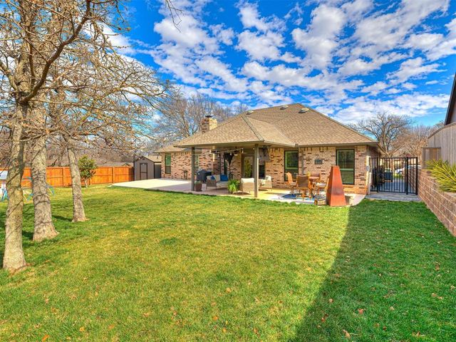 1401 Sandhurst Circle, Edmond, OK 73034