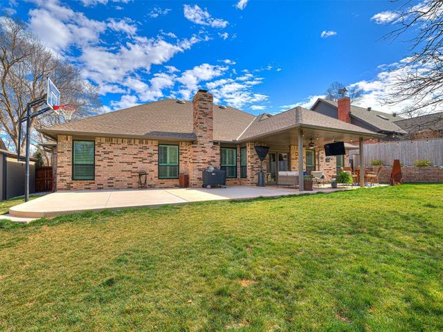 1401 Sandhurst Circle, Edmond, OK 73034