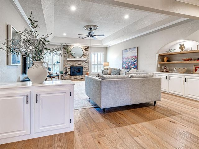 1401 Sandhurst Circle, Edmond, OK 73034