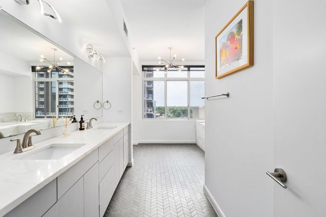 54 Rainey ST 1018, Austin, TX 78701