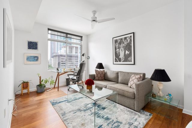 54 Rainey ST 1018, Austin, TX 78701