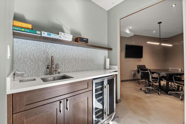 54 Rainey ST 1018, Austin, TX 78701