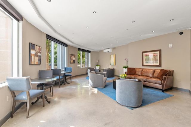 54 Rainey ST 1018, Austin, TX 78701