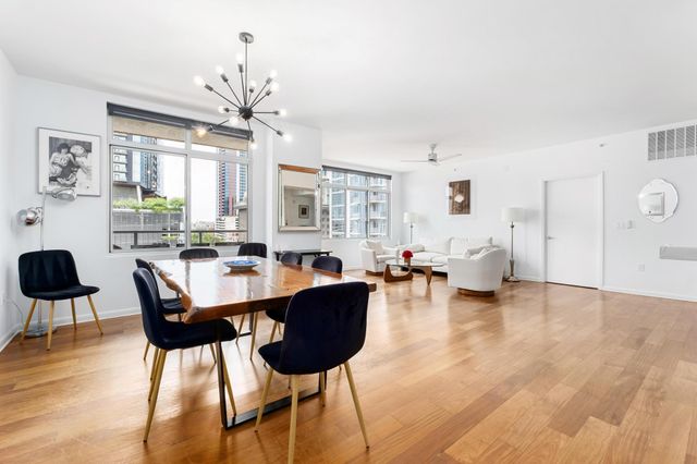 54 Rainey ST 1018, Austin, TX 78701