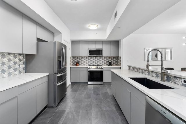 54 Rainey ST 1018, Austin, TX 78701