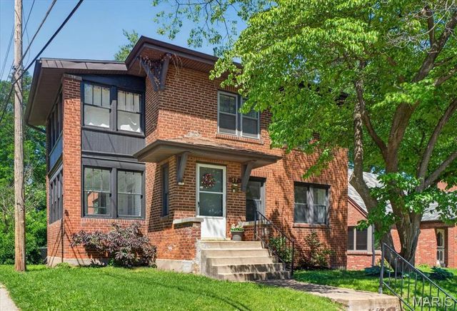 17 Greendale Drive, St Louis, MO 63121