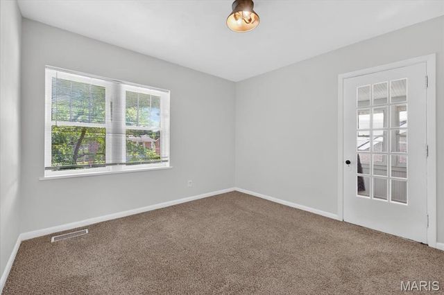 17 Greendale Drive, St Louis, MO 63121