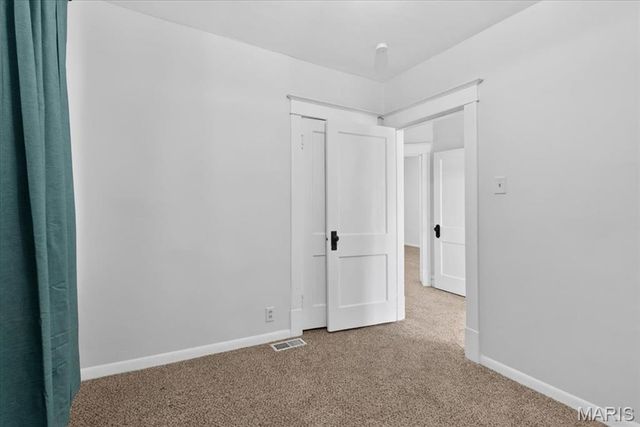 17 Greendale Drive, St Louis, MO 63121
