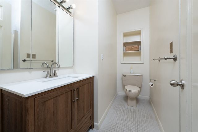 7 Bay State Rd 2C, Boston, MA 02215