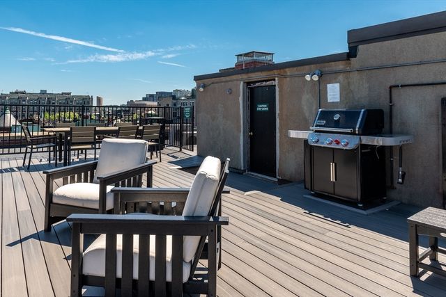 7 Bay State Rd 2C, Boston, MA 02215