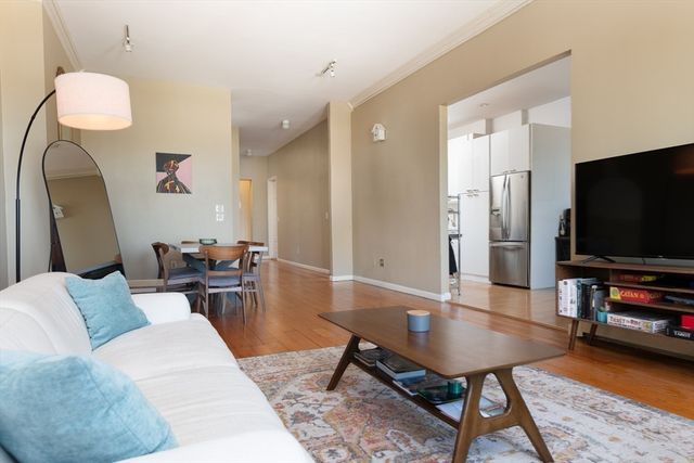 7 Bay State Rd 2C, Boston, MA 02215