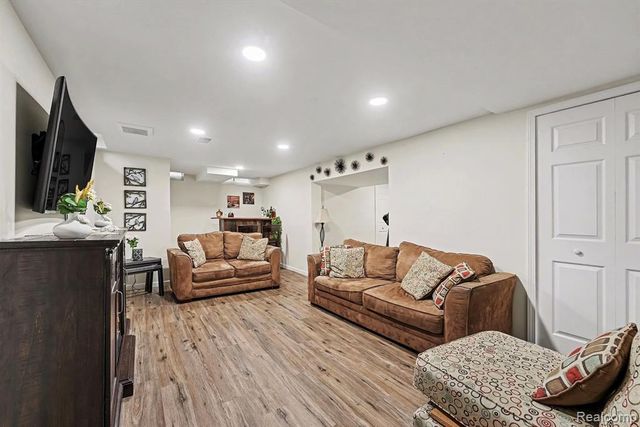 11743 Sorrento Boulevard, Sterling Heights, MI 48312
